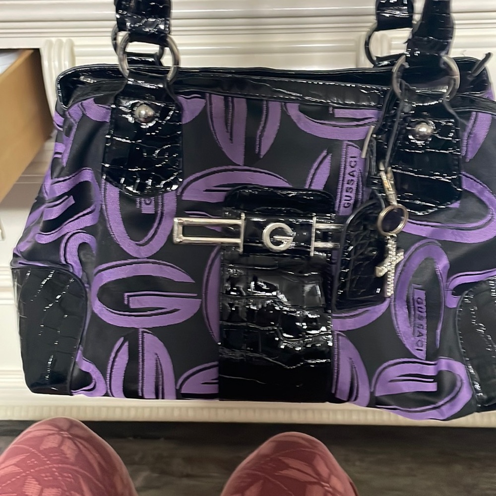 Gussaci purse